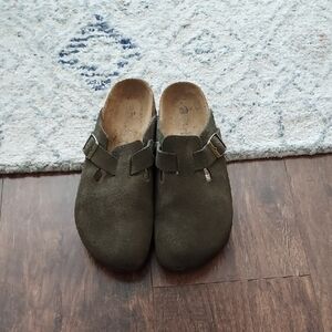 Birkenstock Suede Clogs Olive Green 40